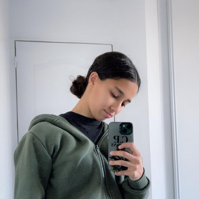 Babysitter in Istres: Leana