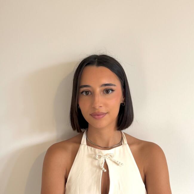 Babysitter in Antibes: Julie