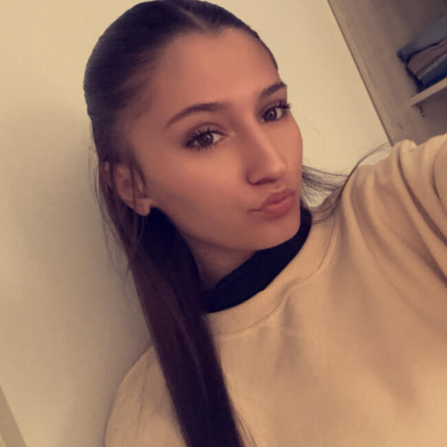 Babysitter in Castillon-la-Bataille: Sarah