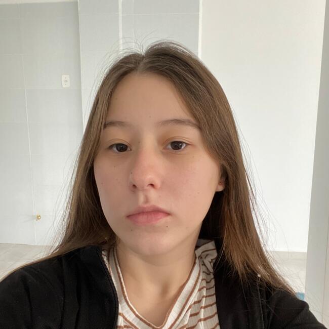 Babysitter in Xanxerê: Eloise