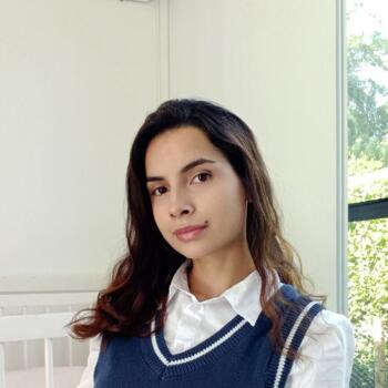 Babysitter Pereira: Stephanie Diab