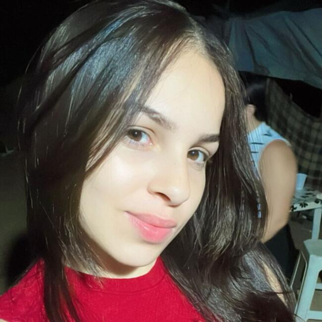 Babá em Teixeira: Ester