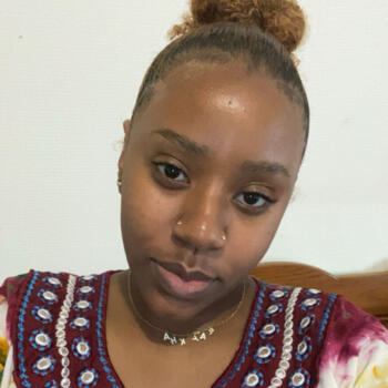 Babysitter in Floirac: Faykha