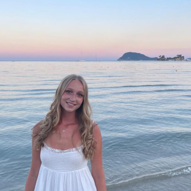 Babysitter in Hannut: Emelyne