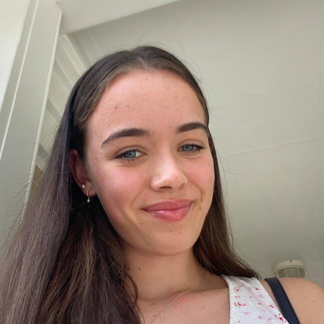 Babysitter in Hamilton: Caitlin