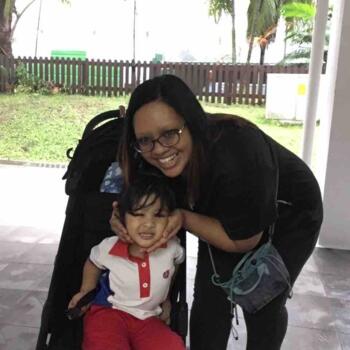 Babysitting job in Nihon’ōdōri: babysitting job Olivia