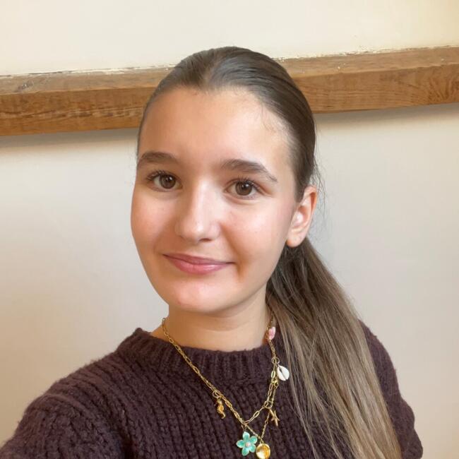 Babysitter in Mouscron: Romane