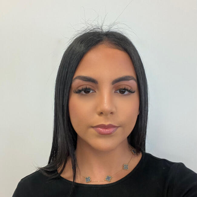 Nanny in Paris: Dorine