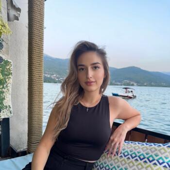 Barnvakt i Trelleborg: Teona