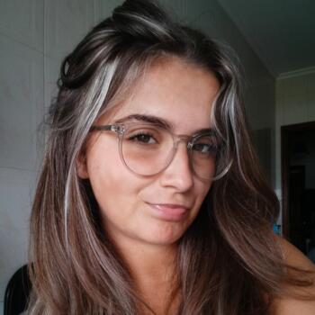 Babysitter em Canelas: Lara