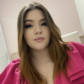 Babysitter in Piratininga: Larissa