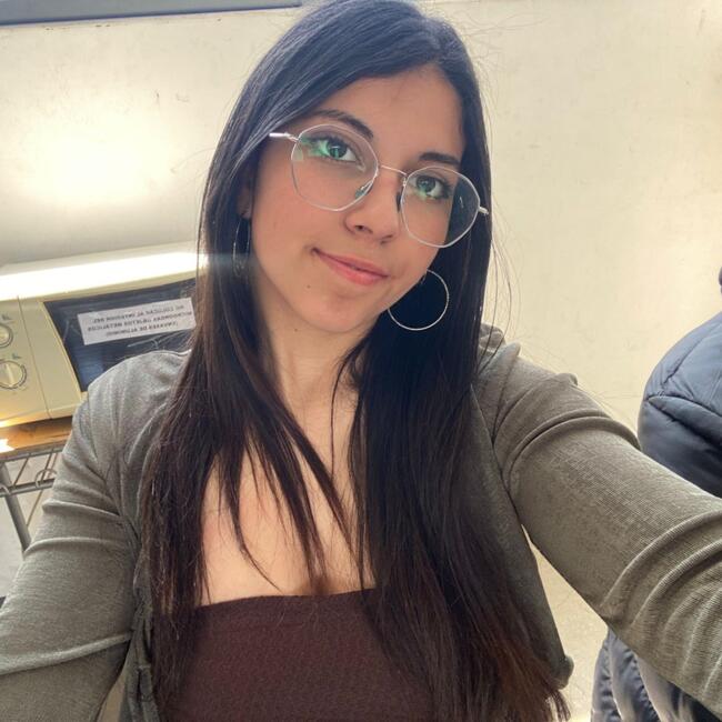 Babysitter in La Florida: Mishelle