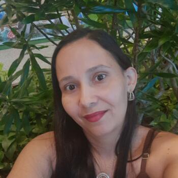 Babysitter in Cuiabá: Layla Monique
