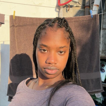 Ama em Agualva: Alexia