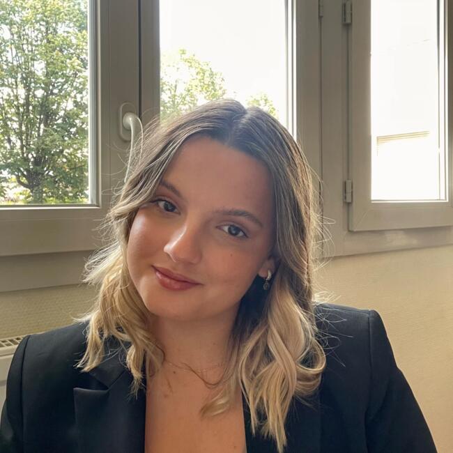 Nanny in Saint-Paul-de-Varax: Alicia