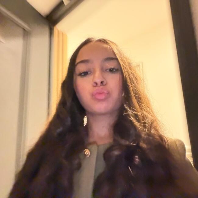 Babysitter in Le Rouret: Sarah