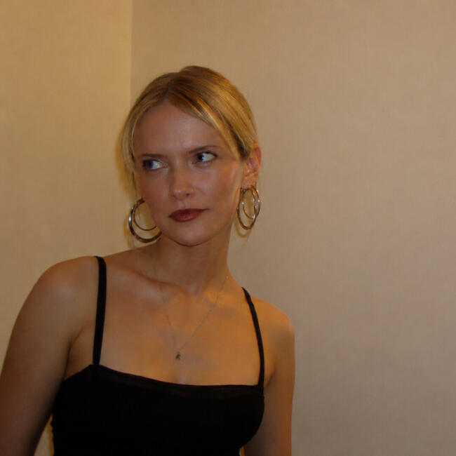 Babysitter in Paris: Honey