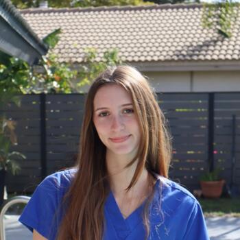 Babysitter in Coral Springs: Ariel