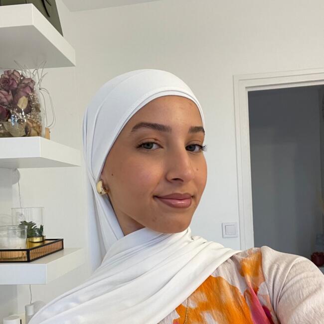 Babysitter in Grenoble: Nour