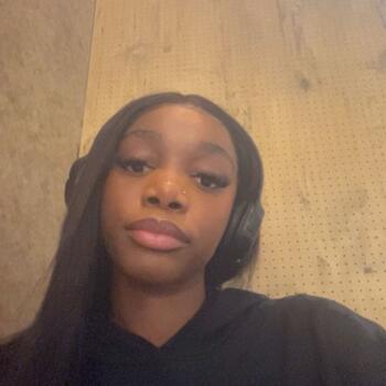 Babysitter in Savigny-le-Temple: Rosee