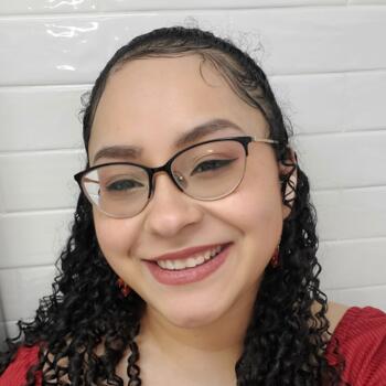 Babysitter in Borough of Queens: Hannah