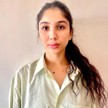 Babysitter in Paris: Noura