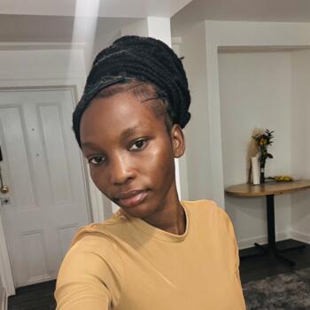 Baby-sitter in Montréal: Hope