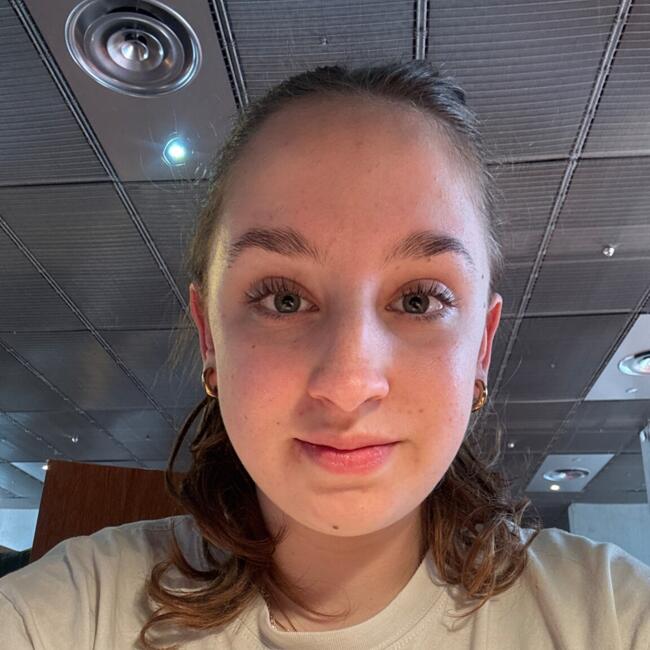 Babysitter in Paris: Hannah