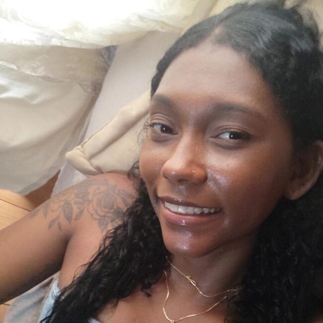 Babysitter in Pontal: Laíne