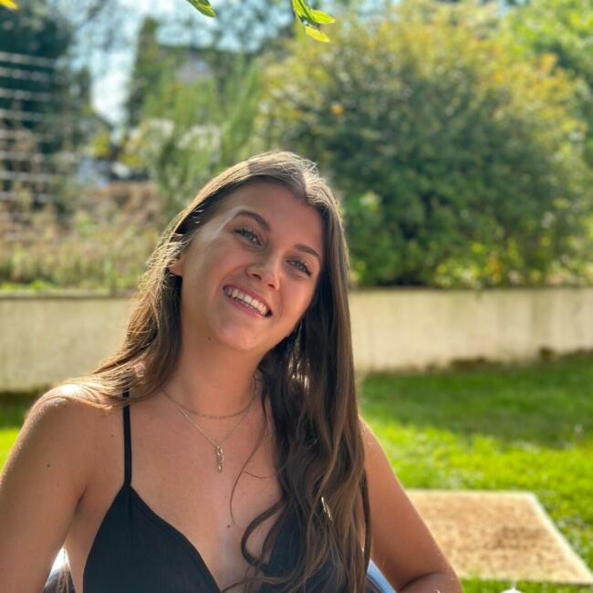 Babysitter in Livré-sur-Changeon: Maëlane