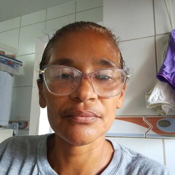 Babysitter Recife: Verônica