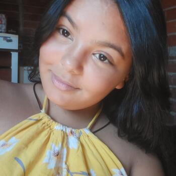 Babysitter in Abadia de Goiás: Hyana Oliveira