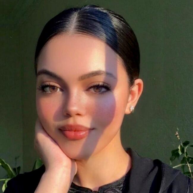 جليسة أطفال في فاس: Zineb