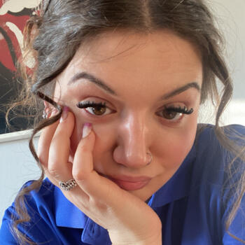 Babysitter in Paris: Anna