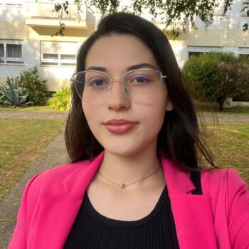 Babysitter in Viana do Castelo: Thais Vitoria