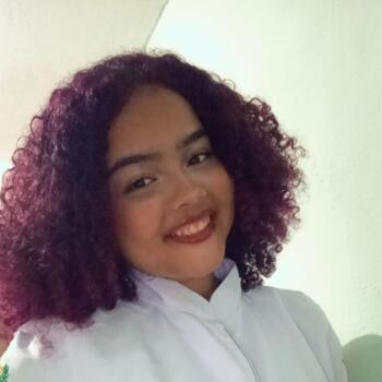 Babysitter in Recife: Viviane