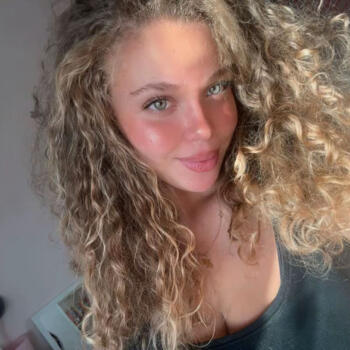 Babysitter in Meaux: Naomi