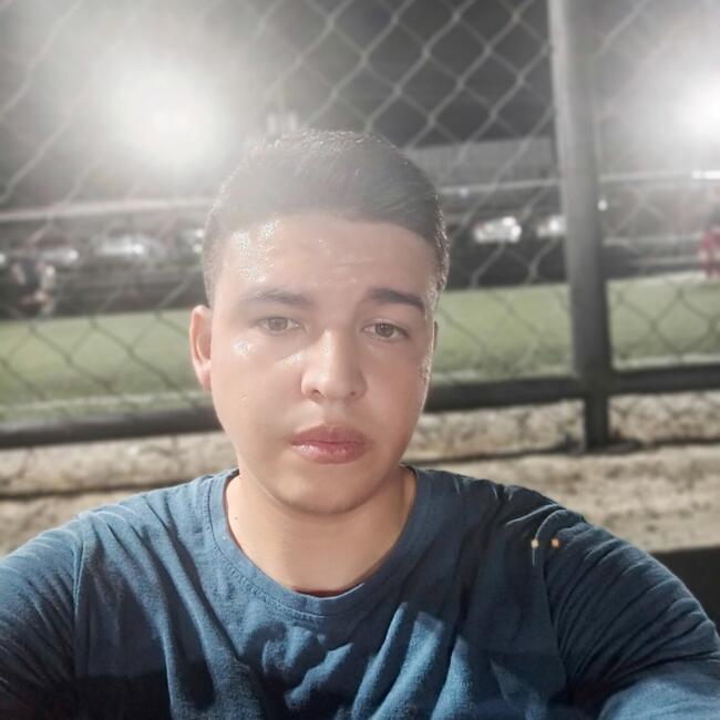 Trabajo para niñera en Nuevo Emperador: Jason