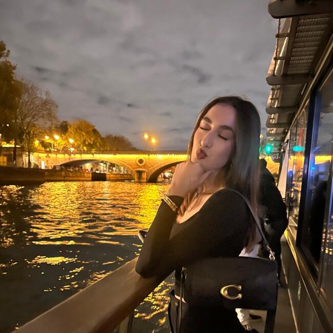 Babysitter in Fresnes: Malika