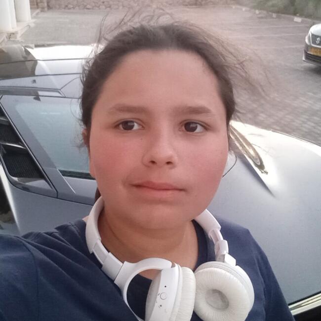 בייביסיטר ב- ירושלים: ALISA