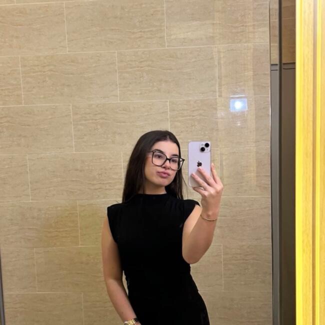 Babysitter in Brest: Shainna