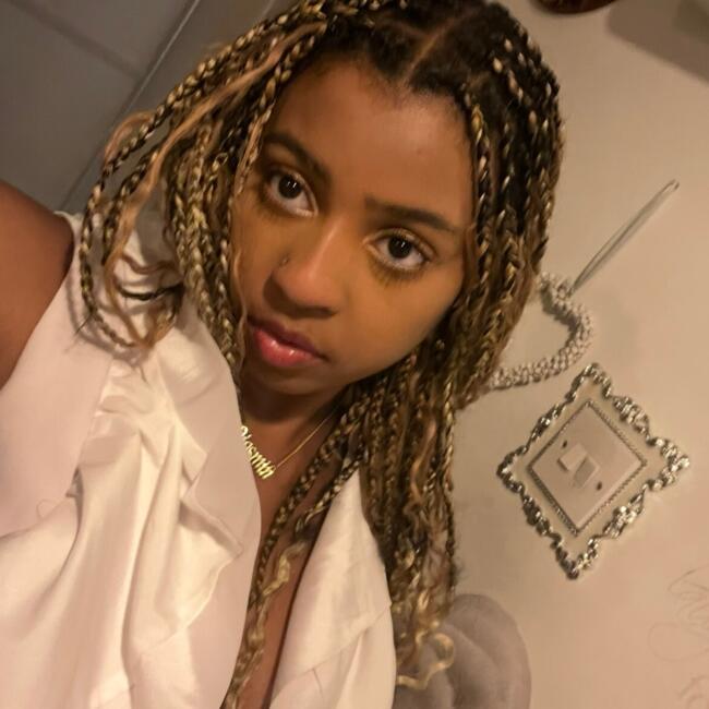 Babysitter in London: Yasmin