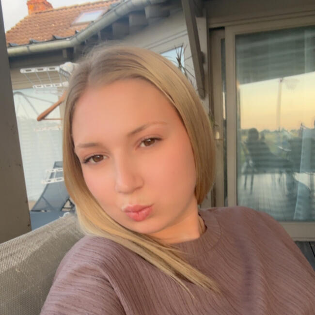 Babysitter in Estaires: Alissa