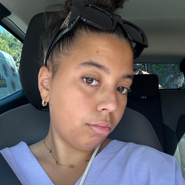 Babysitter in Melun: Roumaissa