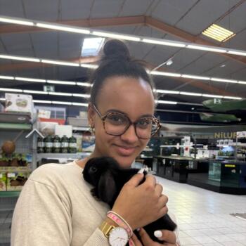 Babysitter in Saint-Cyr-sur-Loire: Mayaleen