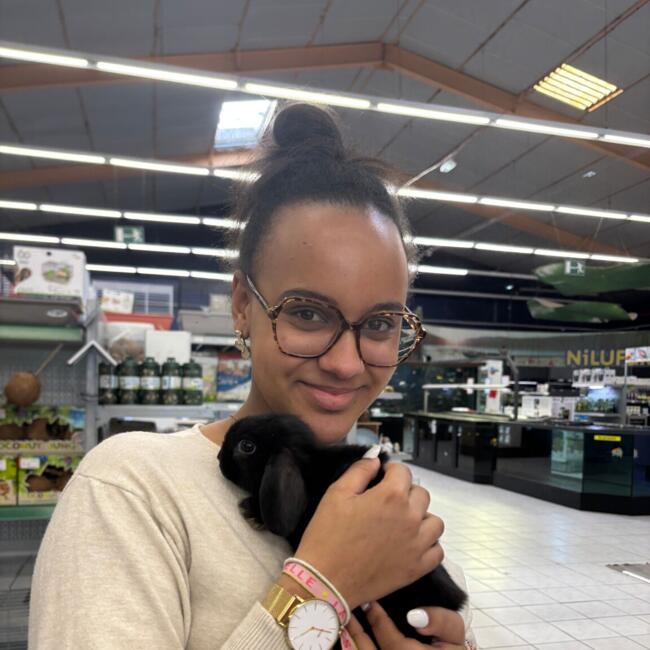 Babysitter in Saint-Cyr-sur-Loire: Mayaleen