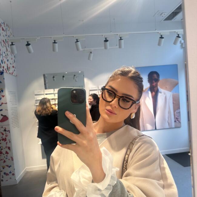 Babysitter in Aartselaar: Emina