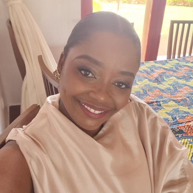 Babysitter em Caxias: Carla Carlos Macuacua