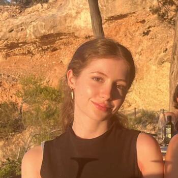 Babysitter London: Violet