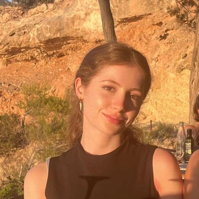 Babysitter in London: Violet